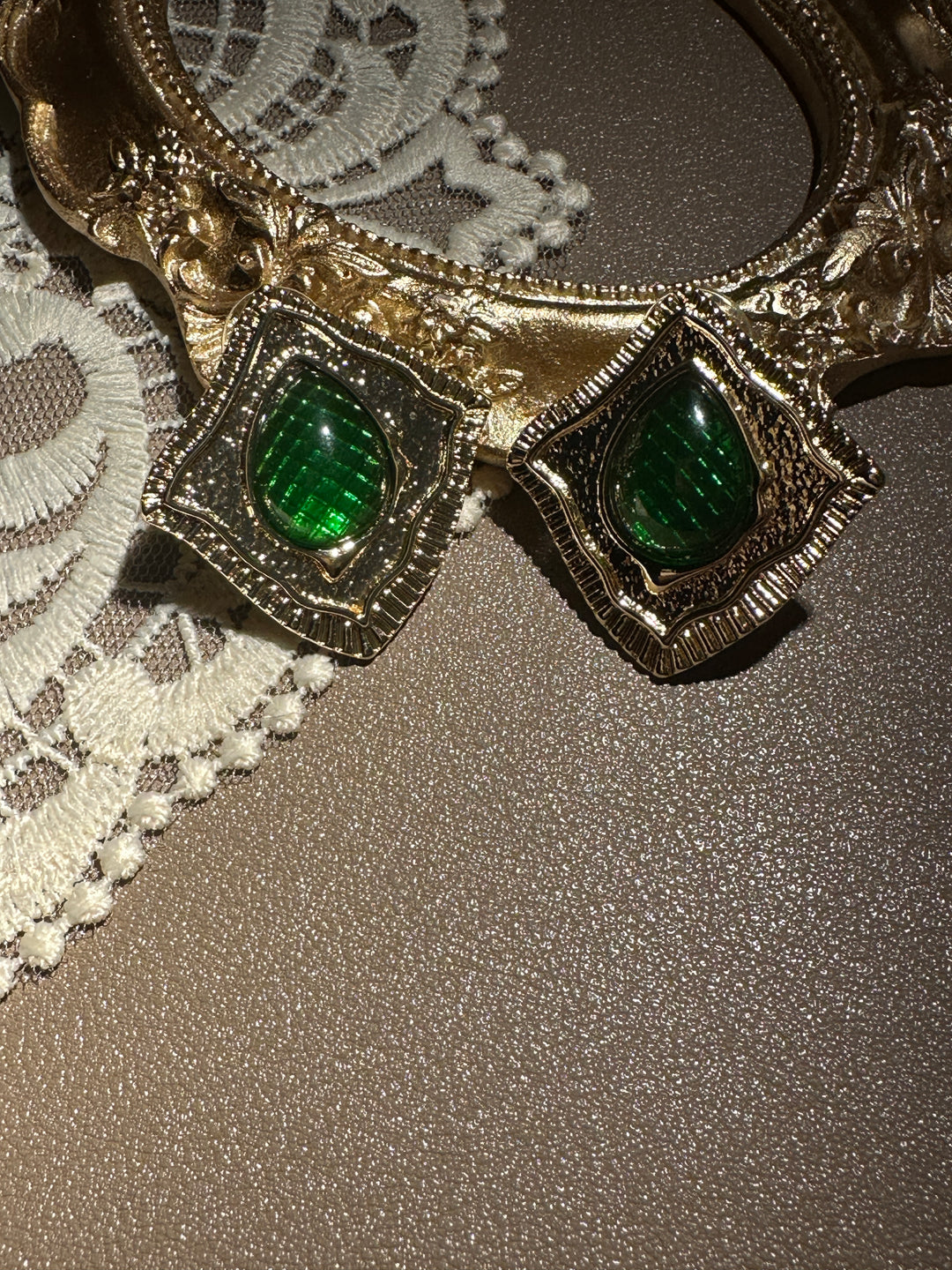 Vintage Earing E121