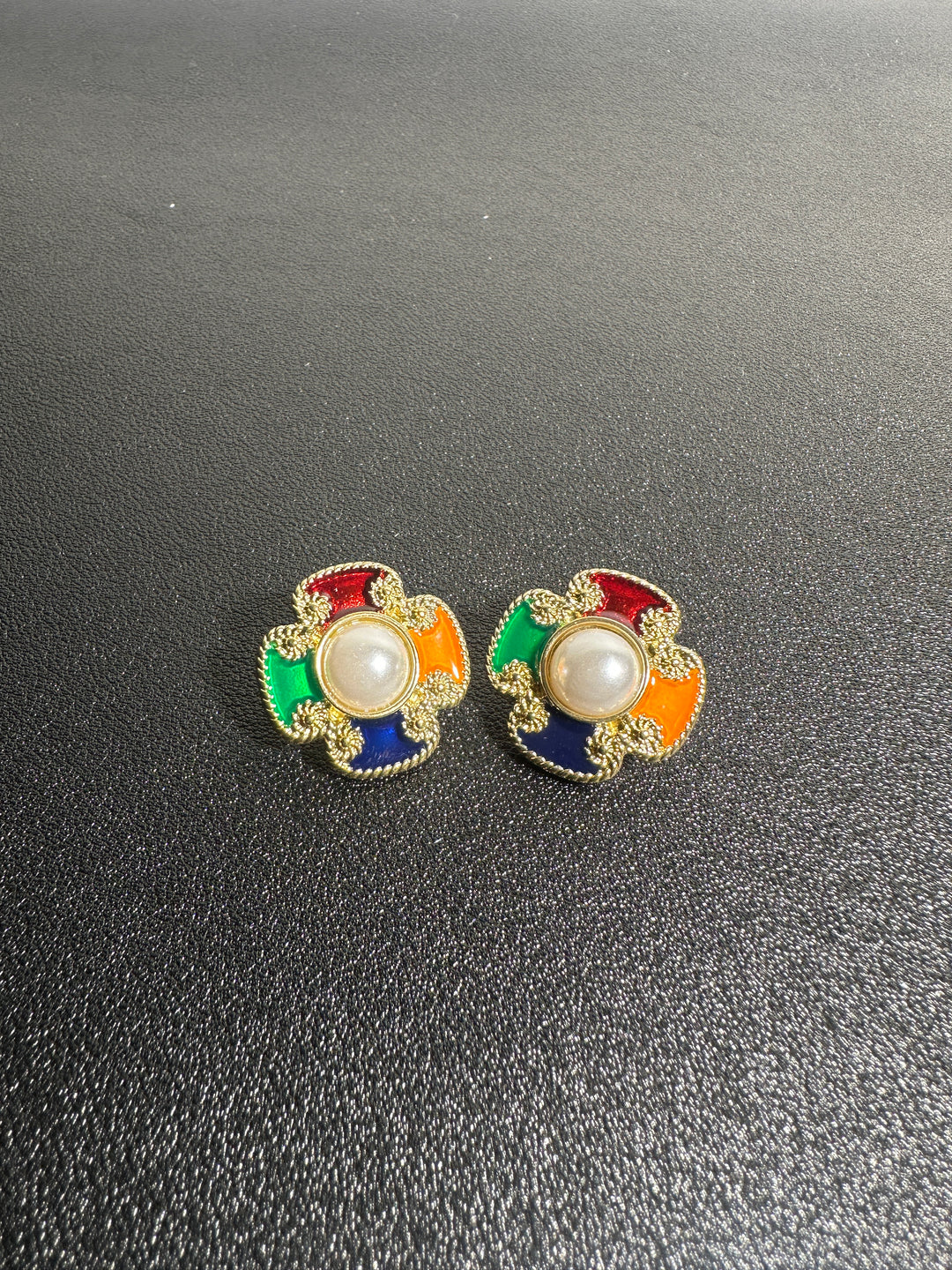 Vintage Earing E70