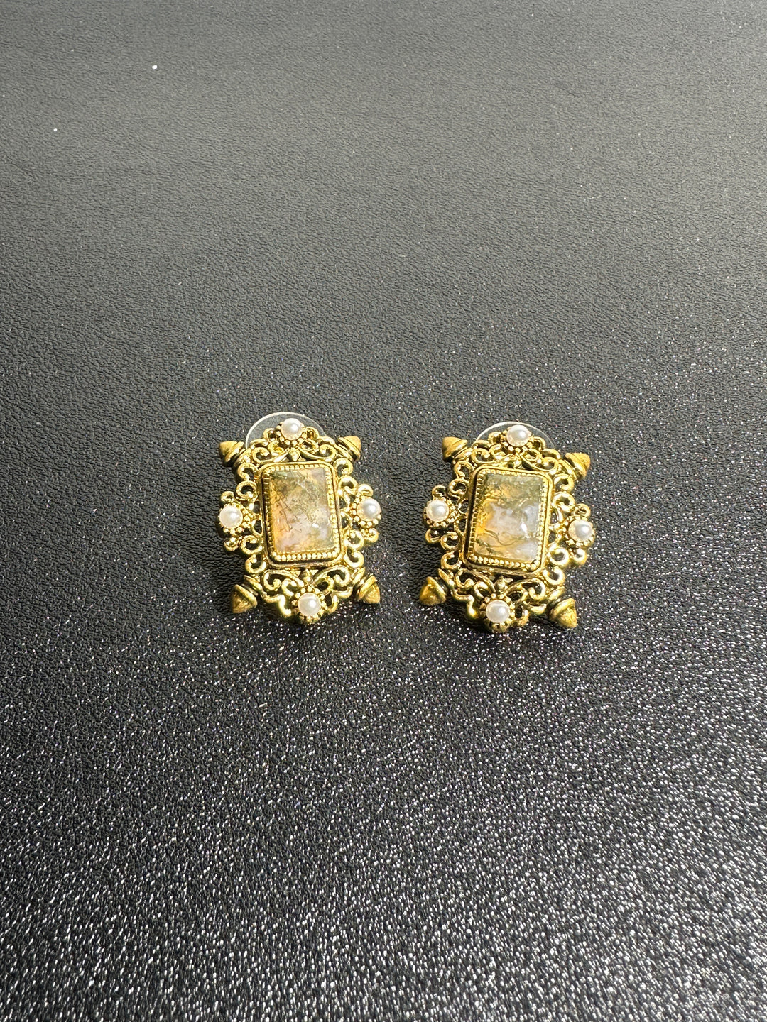 Vintage Earing E94