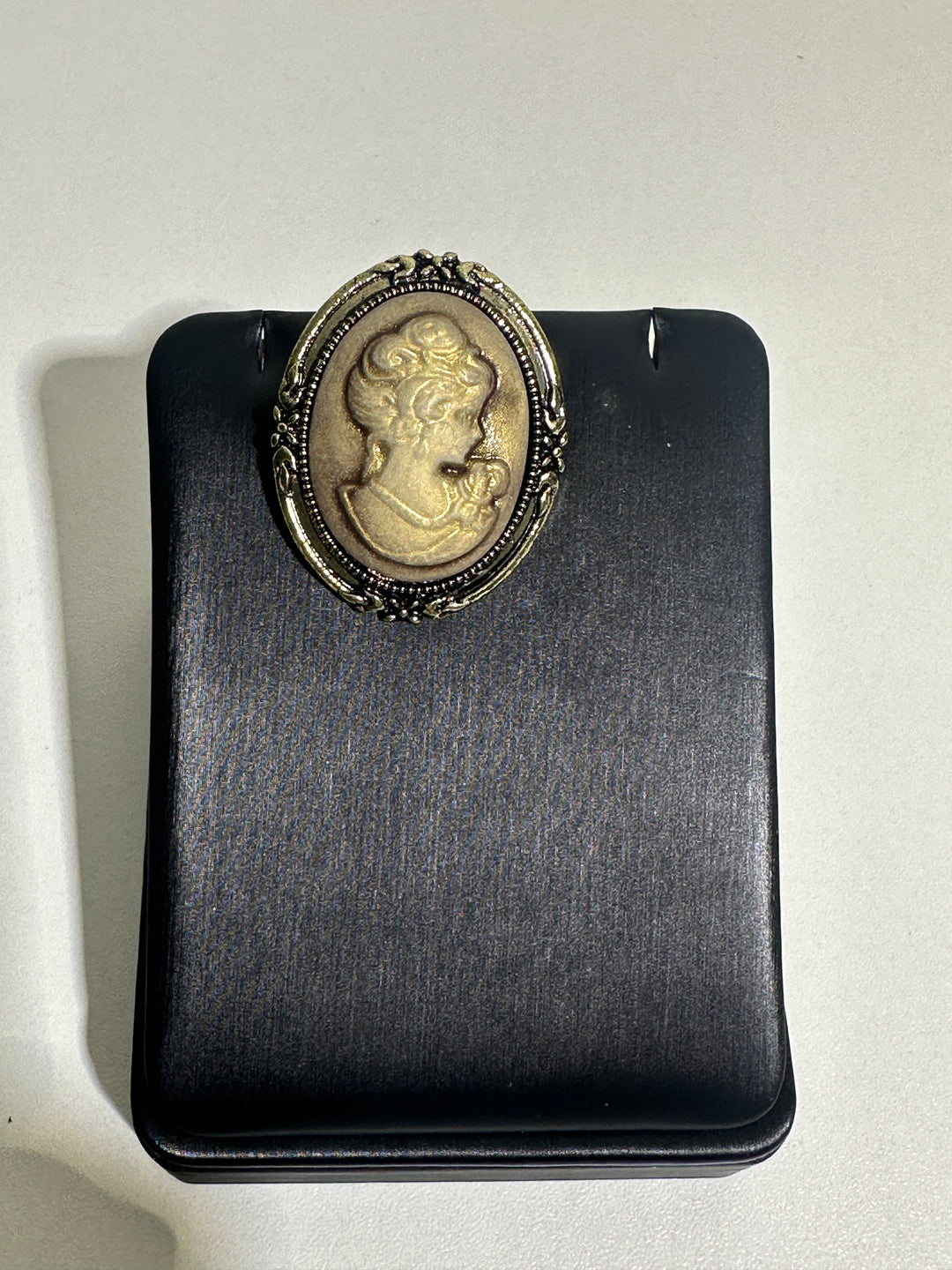 Vintage Brooch VBH16