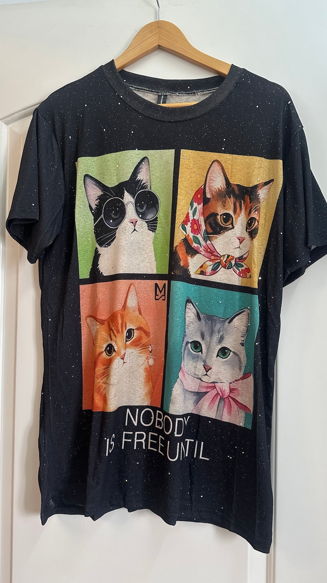 T-Shirt B