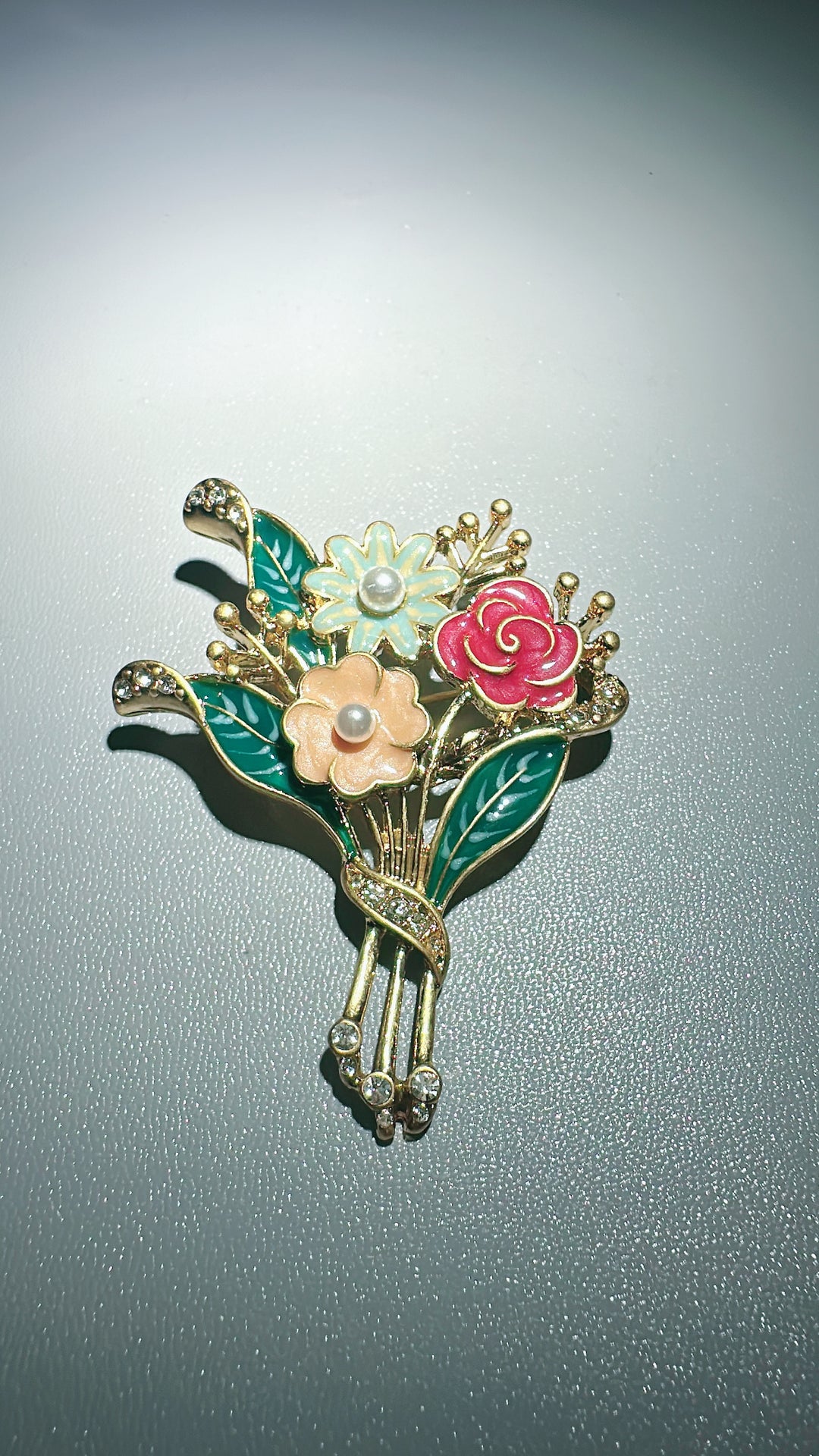 Egypt Brooch B33