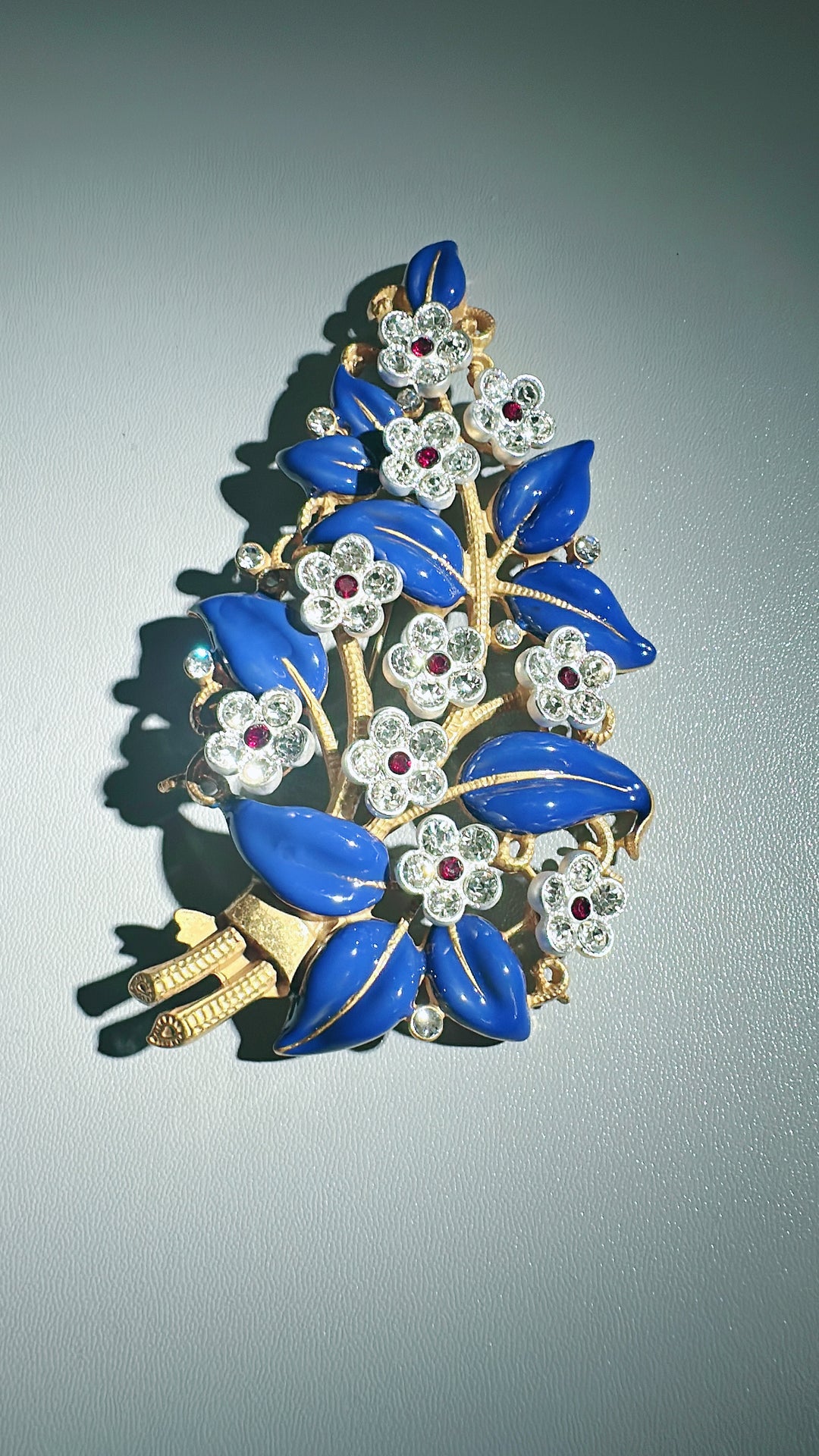 Egypt Brooch B36