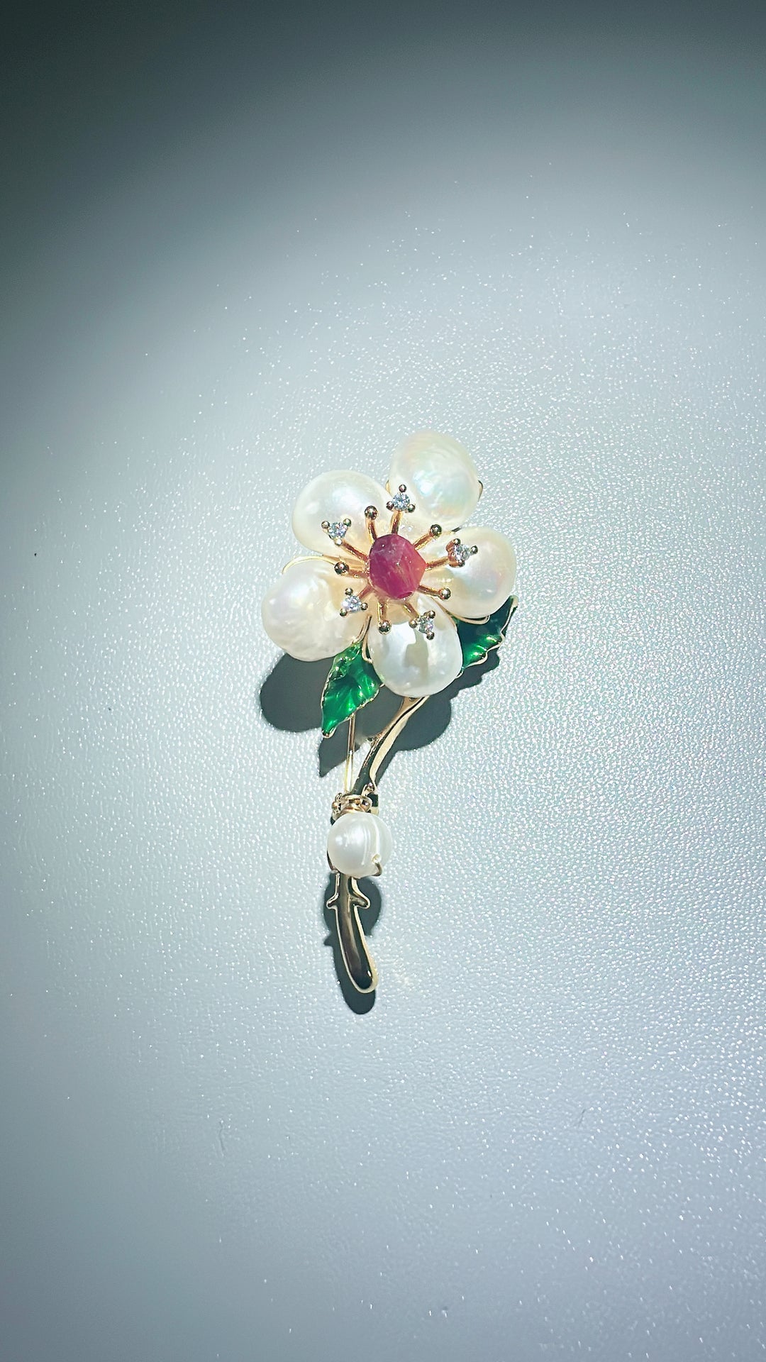 Egypt Brooch B40