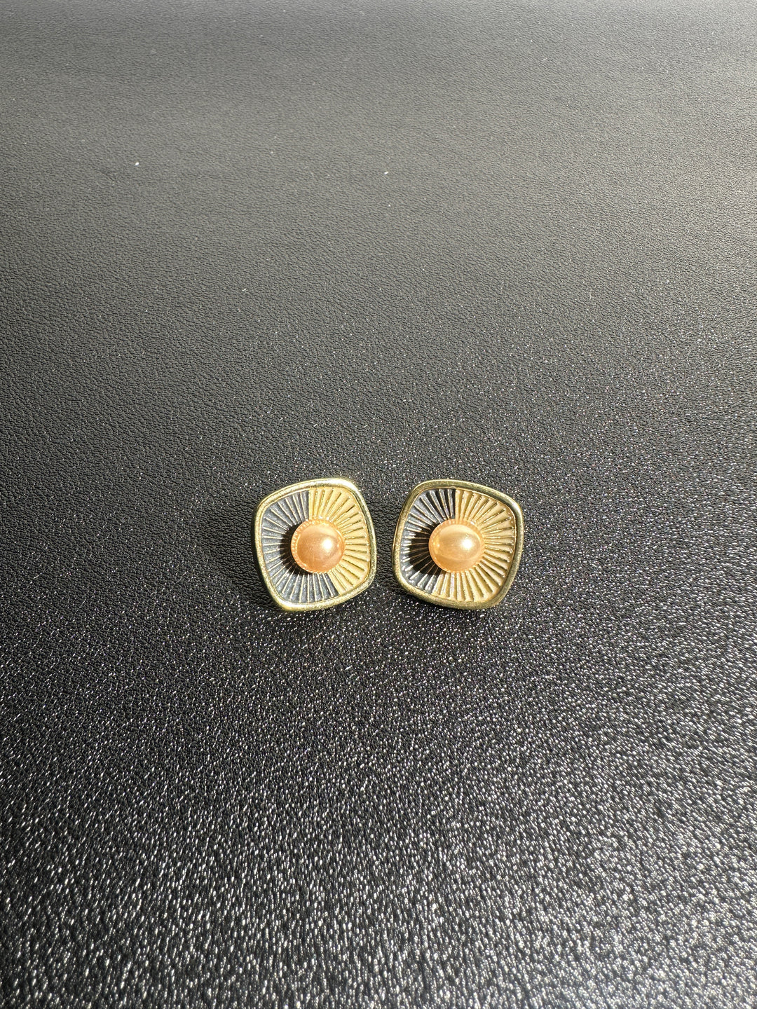 Vintage Earing E48