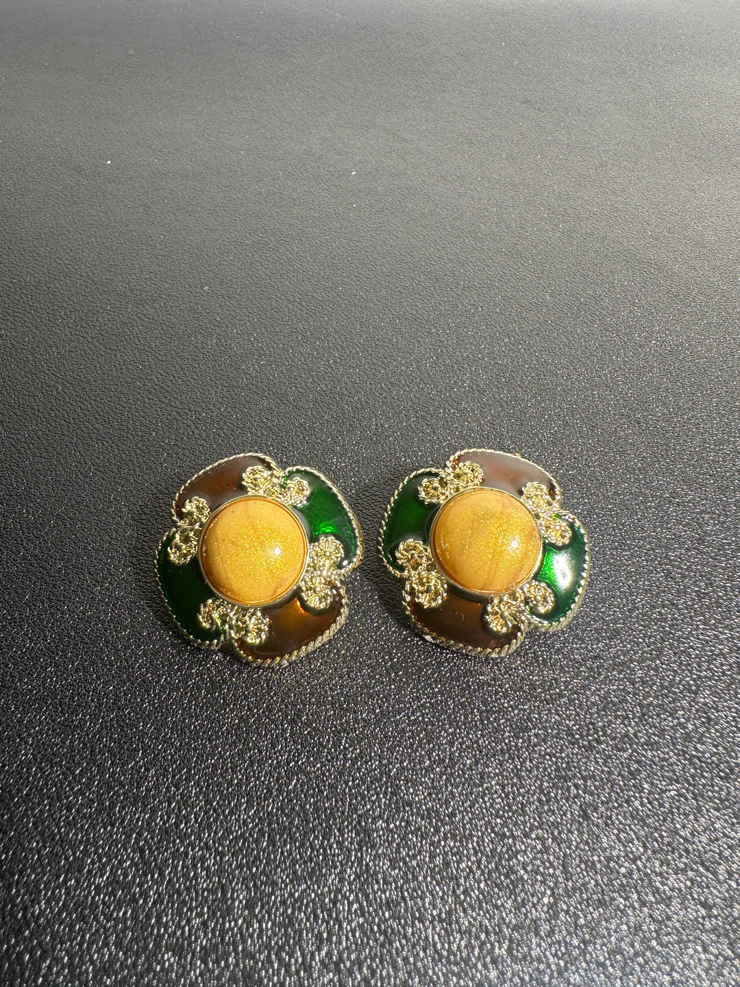 Vintage Earing E73