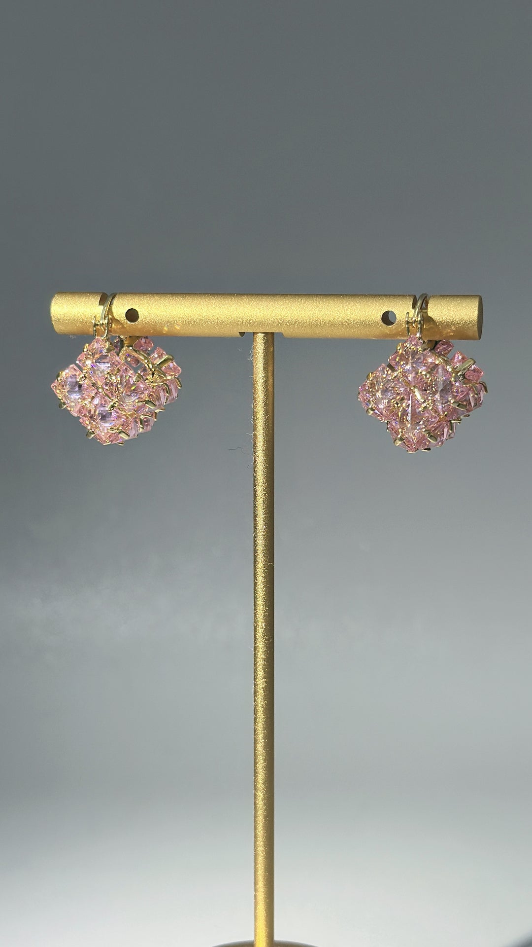 06 Egypt Earing EV697