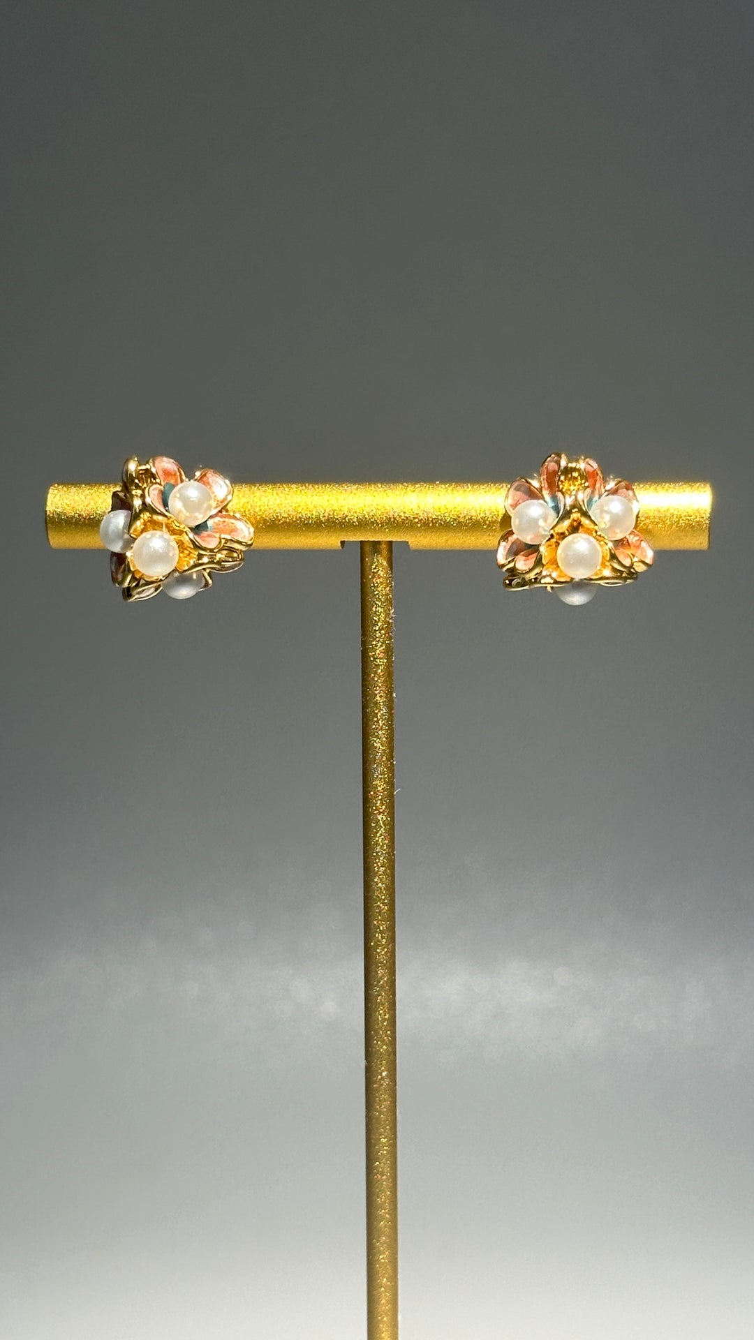 06 Egypt Earing EV702