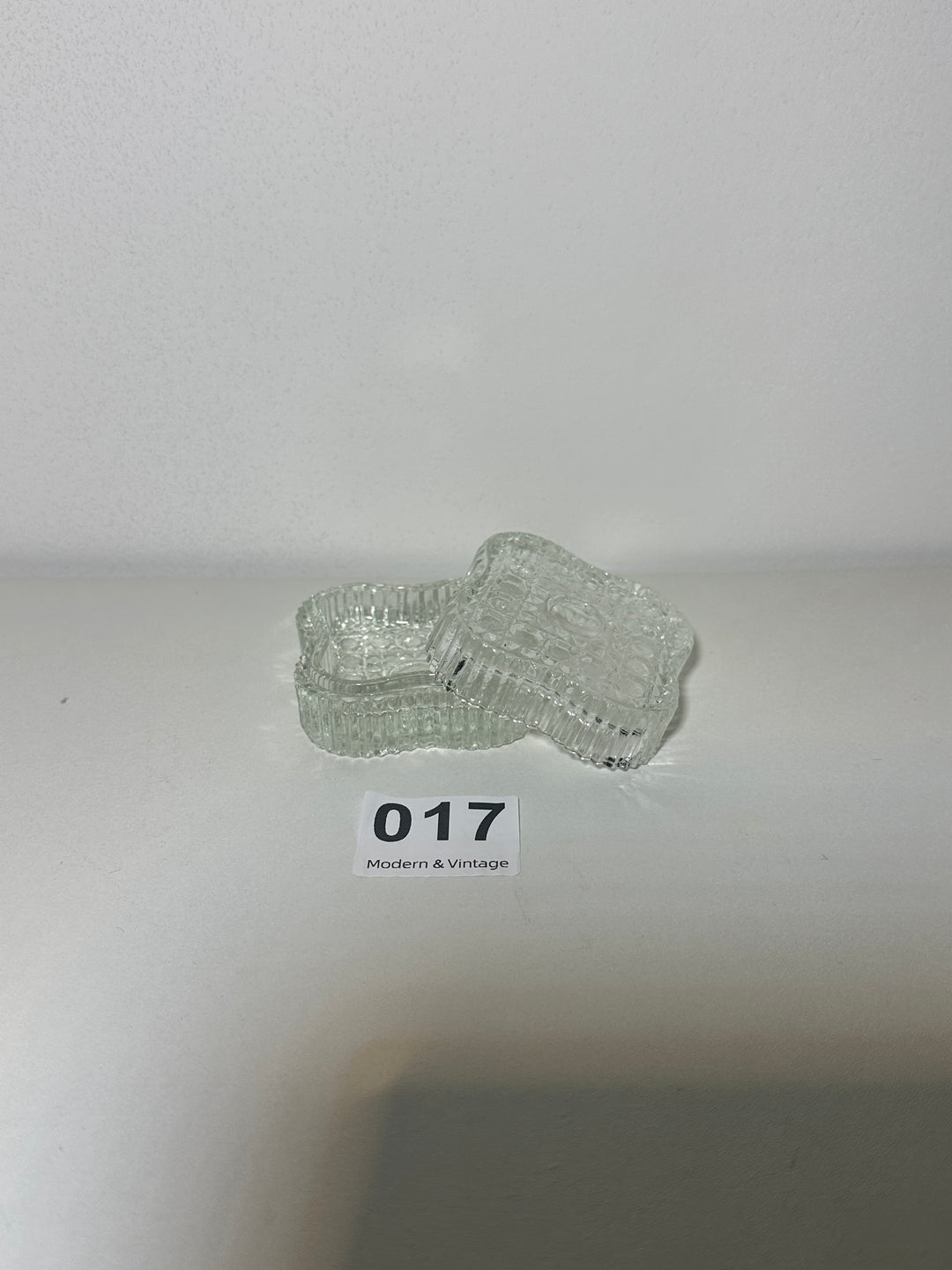 Vintage V017
