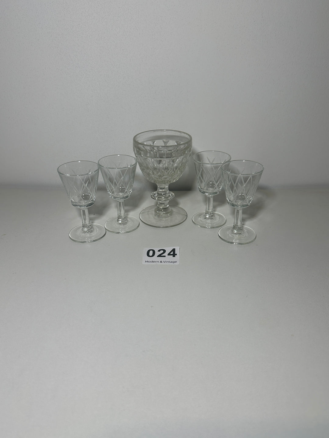 Vintage V024