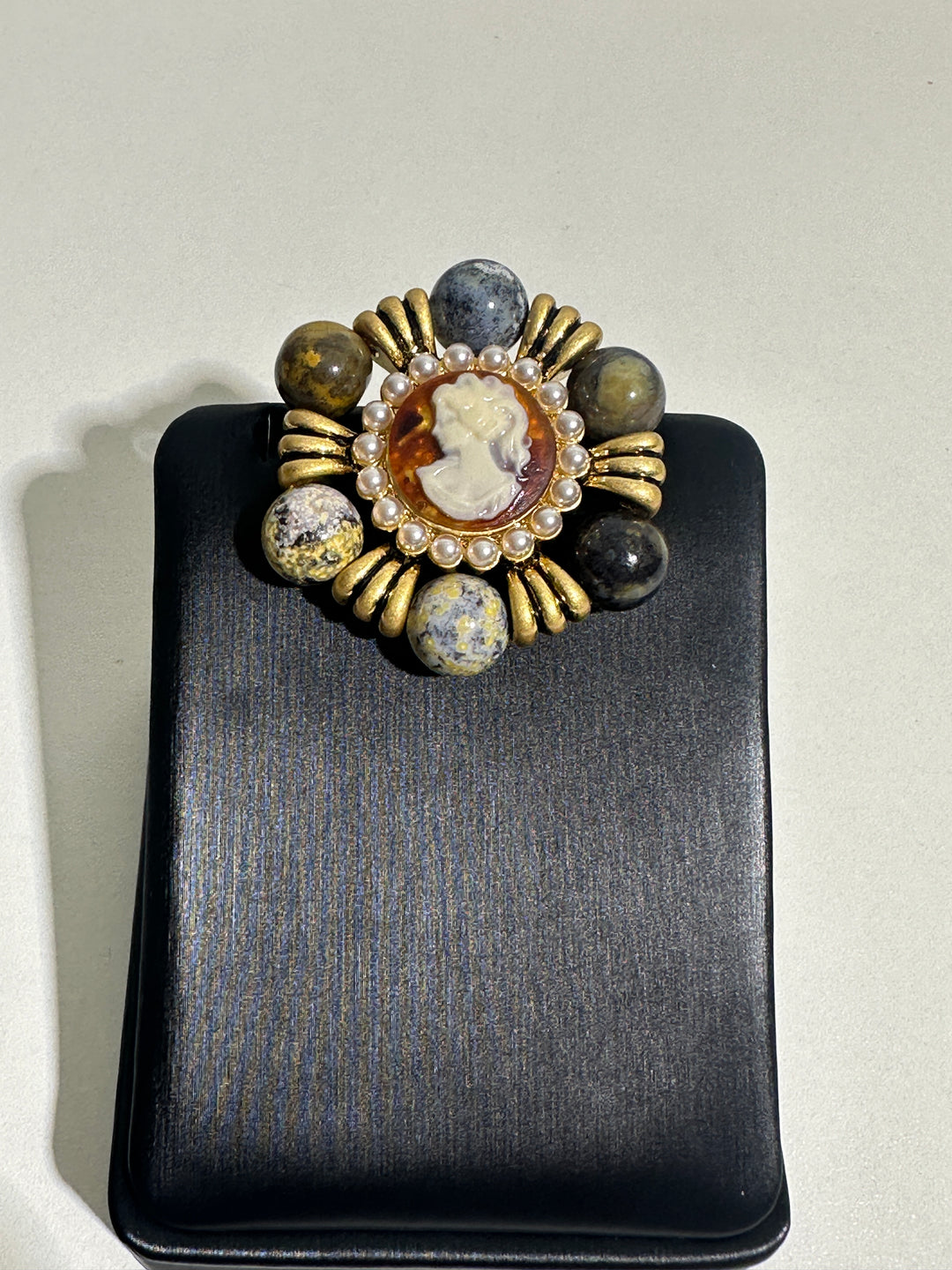 Vintage Brooch VBH28
